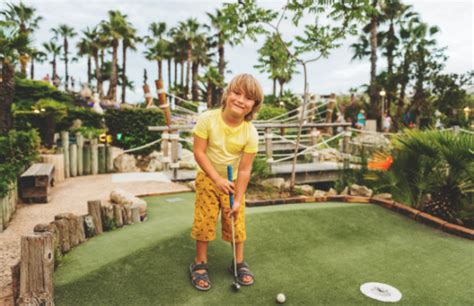 5 Benefits of Mini Golf For Kids