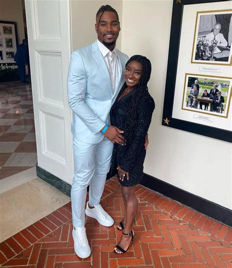 Simone Biles Marries NFL Player Jonathan Owens