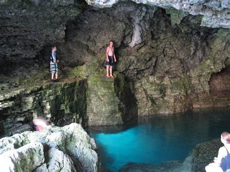 Cyprus Lake Grotto, Tobemory Bruce Peninsula National Park, ON The ...