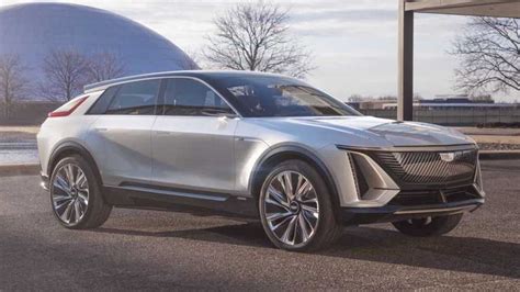 2023 Cadillac Lyriq EV Revealed: Impressive Range, Futuristic Styling