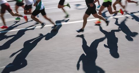 Runners warming up for BMW Dallas Marathon Festival - CBS Texas