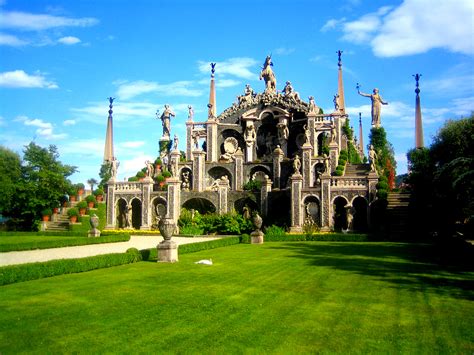 loveisspeed.......: The Palace of Isola Bella on Lake Maggiore..Palazzo Borromeo....lovely!