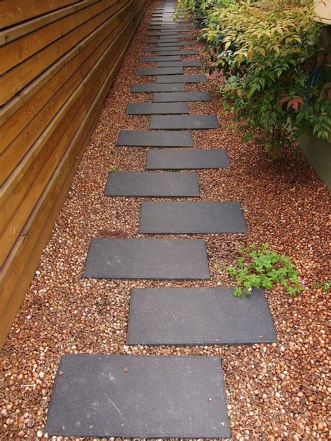 12 Beautiful DIY Garden Walkway Designs