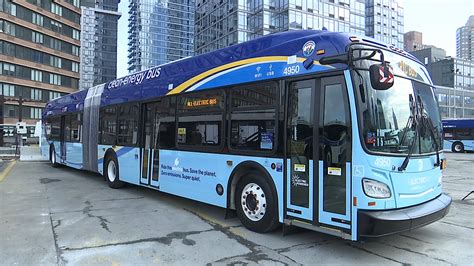 Electric buses in New York, the first articulated hits the road - Sustainable Bus