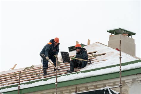 Winter storm roof repairs: What to do in case of snow and ice damage