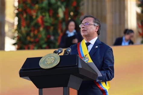 Petro became first president of alternative forces in Colombia - Prensa ...