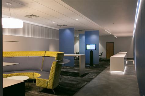 Innovation Center Offers Dynamic Customer Experience - McGinnis Commercial Interior Design