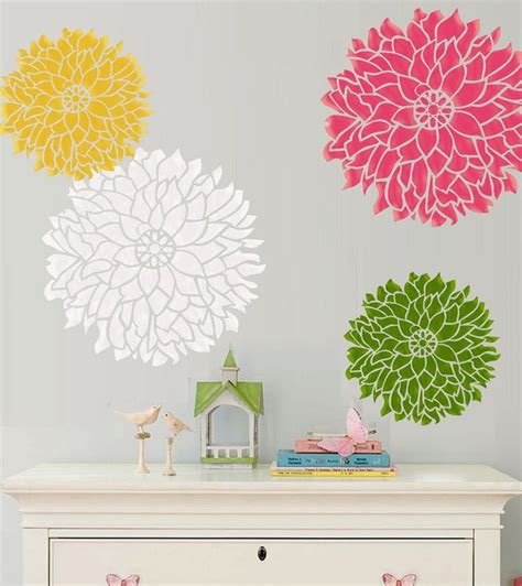 stencil parete grandi fiori colorati | Stencil painting on walls, Stencils wall, Wall painting