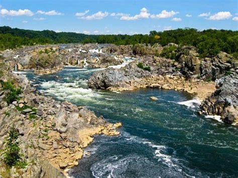 View of the Potomac River from Great Falls State Park in northern ...