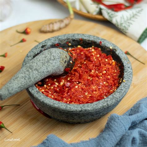 Sambal Oelek Recipe (3 Ingredients)