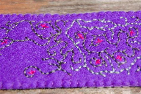embroidered felt cuff 'purple' [#9] close-up | I made a new … | Flickr