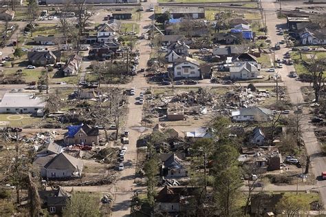 Federal government to pay 100% of Arkansas' tornado costs for 30 days ...