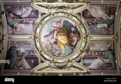 Vatican City. Inside the Vatican Museum Stock Photo - Alamy