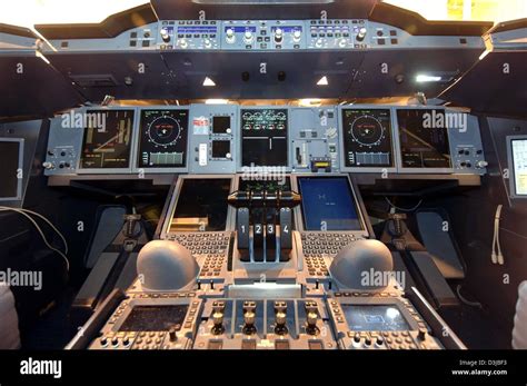 Airbus A380 Emirates Cockpit