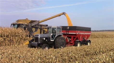 Iowa Corn Harvest with Big Tractor Power | Big tractors, Iowa, Tractors