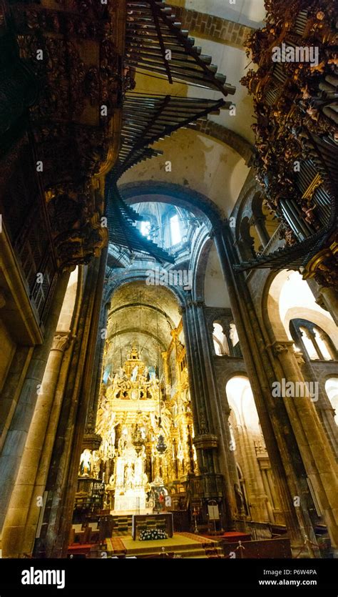 Santiago de compostela cathedral interior hi-res stock photography and images - Alamy