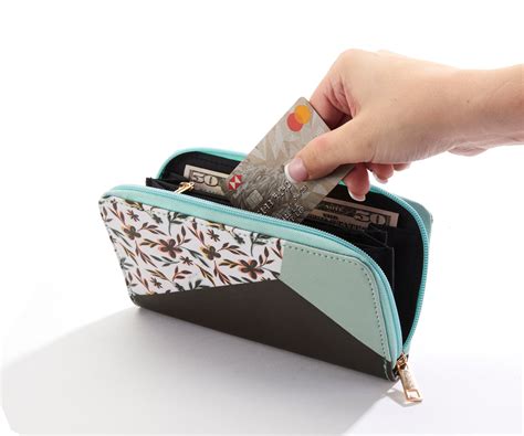 RFID Zipper Wallet (CLEARANCE) – TOI Gifts & More