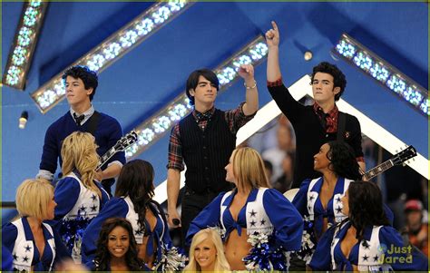 Jonas Brothers Returning to Play Dallas Cowboys Thanksgiving Day ...