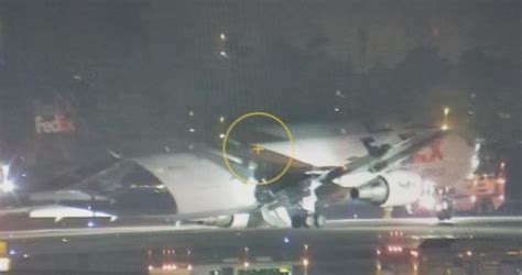 Crash this morning at LAX. Landing gear failure. : r/aviationmaintenance