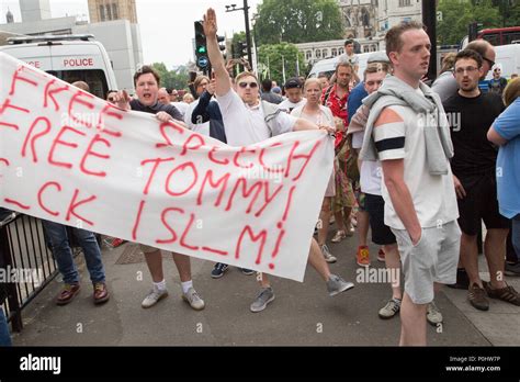 Free speech tommy robinson hi-res stock photography and images - Alamy