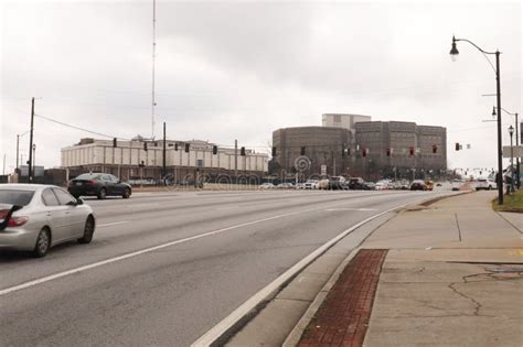 Traffic on Memorial Drive DeKalb County Jail Editorial Stock Photo ...