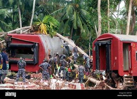 Images from the aftermath of the boxing day tsunami in Sri Lanka on ...