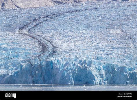 Medial moraine hi-res stock photography and images - Alamy