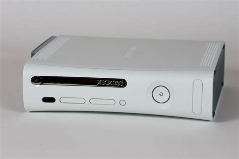 File:Xbox360 white HDMI 203W front horizontal.jpg