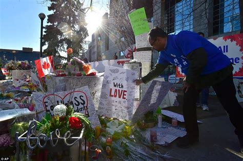 Trudeau joins mourners at vigil to remember 10 victims in Toronto | Daily Mail Online