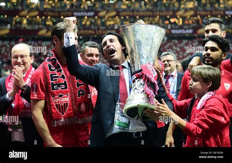 Europa league trophy unai emery hi-res stock photography and images - Alamy