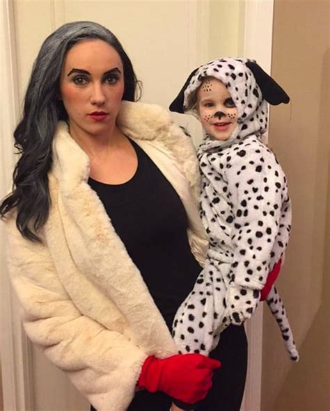 101 Dalmatians | Mom and Daughter Halloween Costumes | POPSUGAR UK Parenting Photo 8