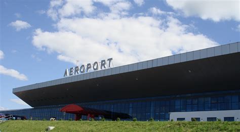 File:Airport Chisinau.jpg - Wikimedia Commons