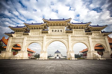 Chiang Kai Shek Memorial Hall Statue