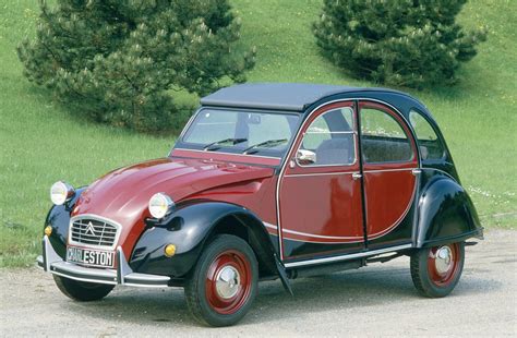 Que coche queremos las chicas: Citroen 2 CV,el primer coche todo terreno.