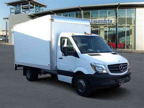 Mercedes-Benz Sprinter 14' Box Truck 3500/170' W/B (2015) : Van / Box Trucks