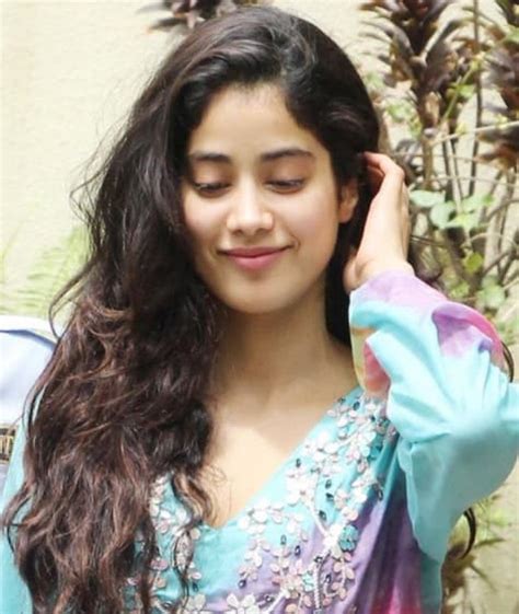 Stars Wiki: Dhadak Actress Jhanvi Kapoor Bio| Movies| Age| Height| Instagram| Family and much more.