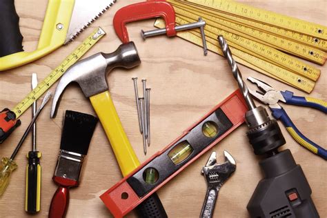 The Pros and Cons of Choosing Power Tools vs. Hand Tools | Tri-Rent-All