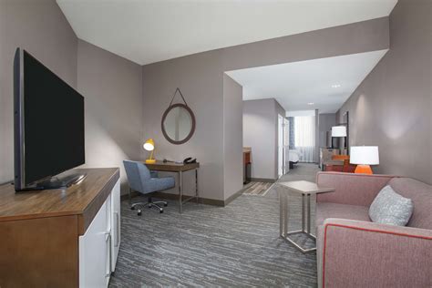 Hampton Inn & Suites Denver-Downtown in Denver, CO (Hotels & Motels ...