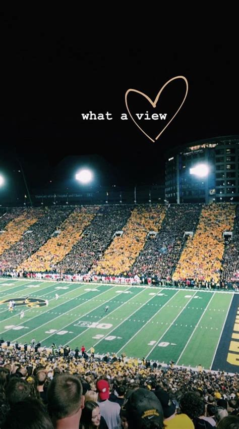 Kinnick Stadium Iowa Wave Hawkeye Football | Hawkeye football, Iowa ...