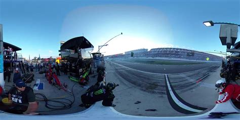 360 degrees of crews' view during Daytona 500 pit road wreck | NASCAR.com