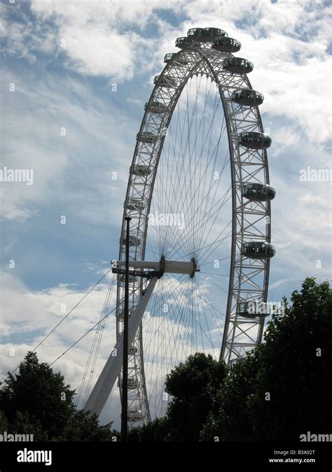 London Eye Tourist Attraction - 2 Stock Photo - Alamy