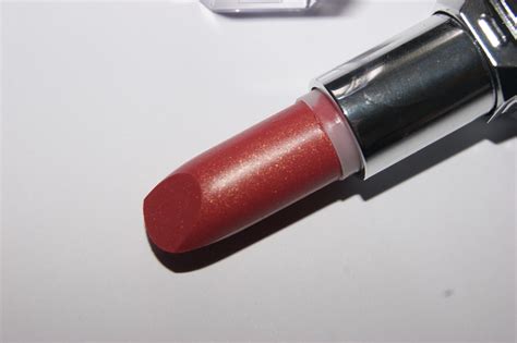 NYC Lipstick in Rose Gold - Review | The Sunday Girl