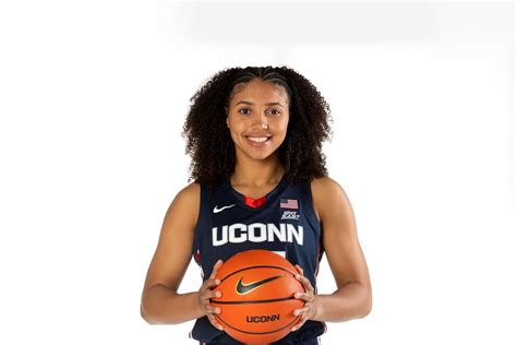 UConn Freshman Azzi Fudd Signs With Stephen Curry's SC30 Inc. | Nice Kicks