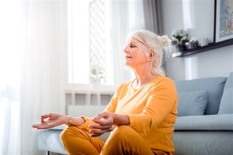 6 Mindfulness Activities for Senior Wellness