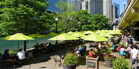 Chicago Riverwalk restaurants and bars | Choose Chicago