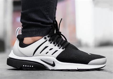 Nike Air Presto "Black/White" | Complex