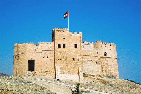 File:Al Bithnah Fort, Fujairah, UAE.jpg - Wikimedia Commons