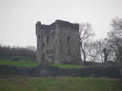 Peveril Castle | View of the castle from below | James | Flickr