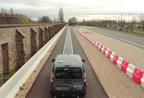 Renault demonstrates new EV charging while driving system — New Car Net