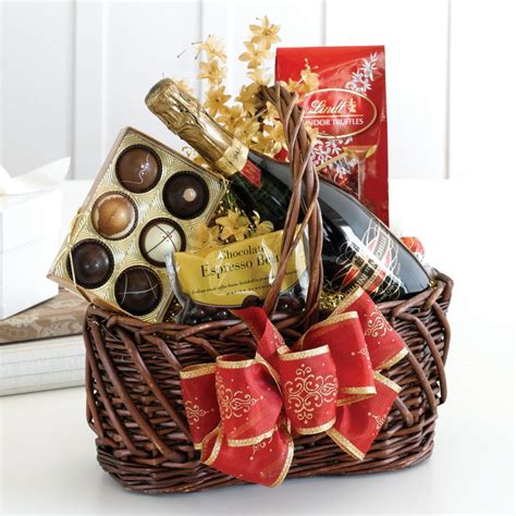 40 Best Christmas Gift Basket Decoration Ideas - All About Christmas